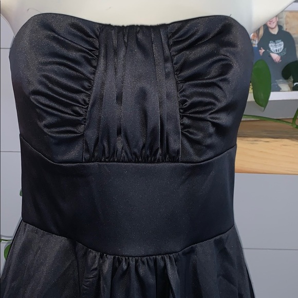 WHBM Black Cocktail Strapless Mini Dress sz 2 - Picture 4 of 7